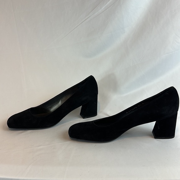 Stuart Weitzman Size 11 Black suede heel. - Picture 7 of 11